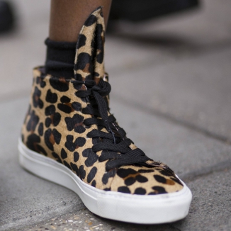 Wiosenne wyprzedaże: trampki damskie